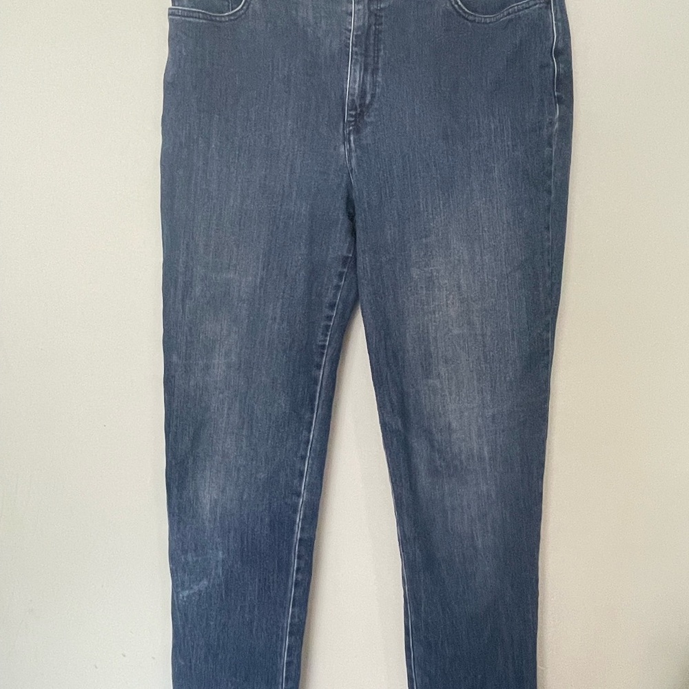 Gloria Vanderbilt Women's Straight Leg Jeans in Blue
